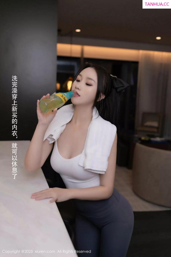   [XiuRen]高清写真图 2025.03.19 No.10042 杏子Yada 美腿性感第15张图片